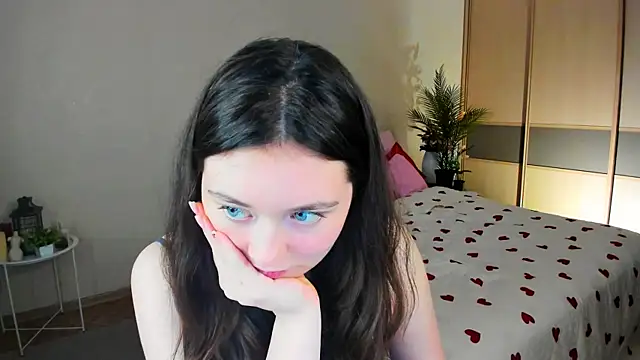 AlluringLookk webcam