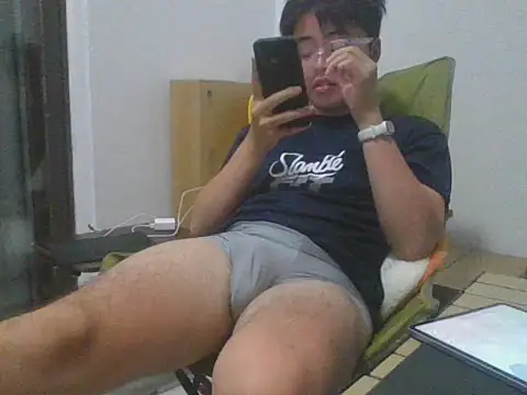 Charliez0088 live cam on StripChat