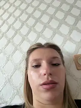adel_secret webcam