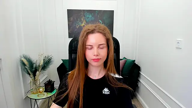 MileyWings webcam