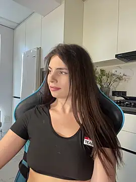 CurlyLara webcam