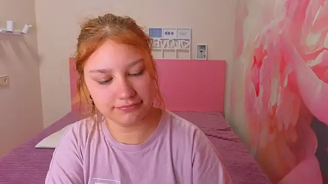 AngelinaLow webcam