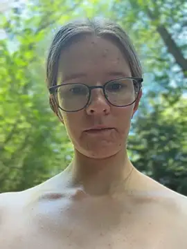 bikergirl_97 (F young) - Finger Pussy at the bike