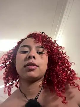 lara_curly webcam
