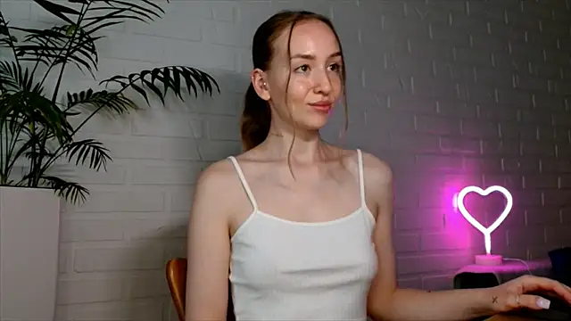 whiteprincessluna - WhitePrincessLuna's free webcam - UK Sex Cams