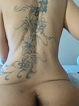 karolvipxxx (F milf) - Jumping on Torso😈