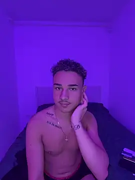 Enzo_Luxury webcam