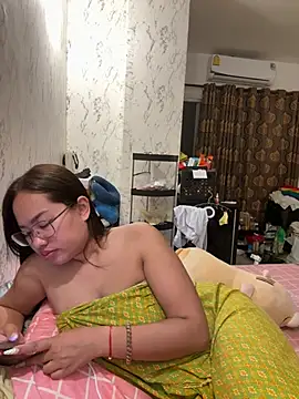Ponthip webcam