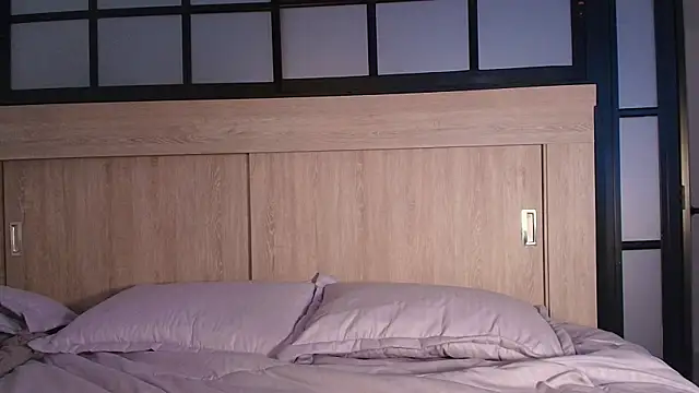 Daphne_and_Roger_ webcam