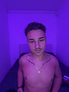 Enzo_Luxury webcam
