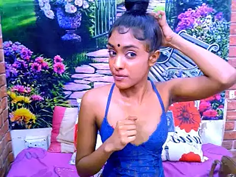 IndianPretty14u2Luv webcam
