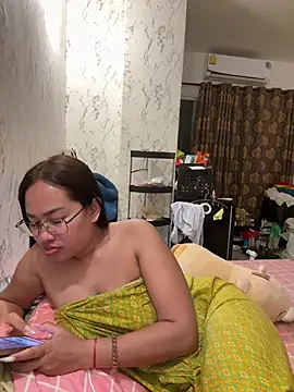 Ponthip webcam