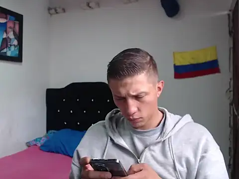 Stiiveen777 live sex cam