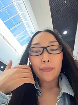 trytomakememoam webcam
