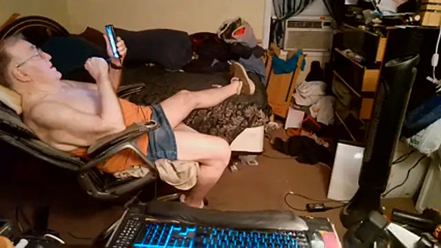 Toastir live cam on StripChat