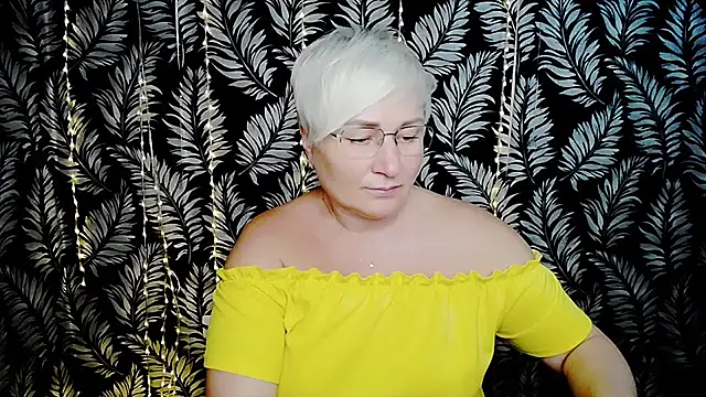 Olivia_playful webcam