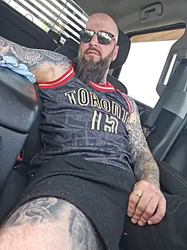 Beardedtattood webcam