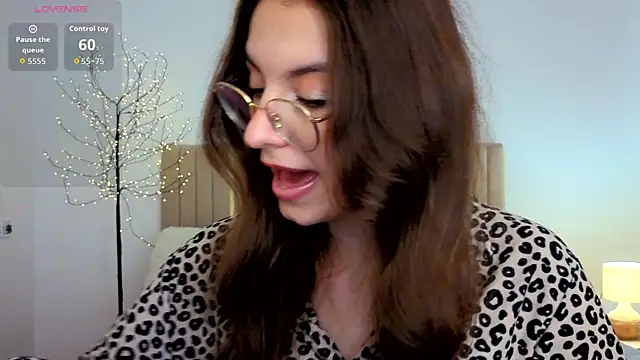 real_cutie1 - Real_cutie1's free webcam - UK Sex Cams