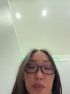 trytomakememoam webcam