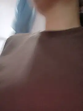 Linda-yiyi live cam on StripChat