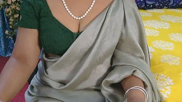 Mallu_Manisha webcam