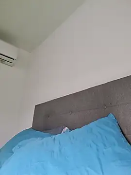 VelvetCurls webcam
