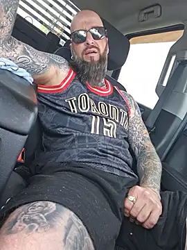 Beardedtattood webcam