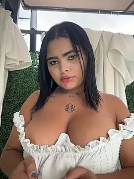 HoneyBunXXX webcam