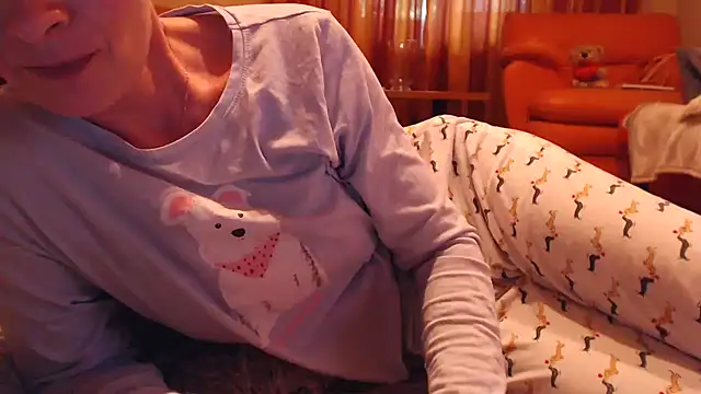 LovelyAndraGirl webcam