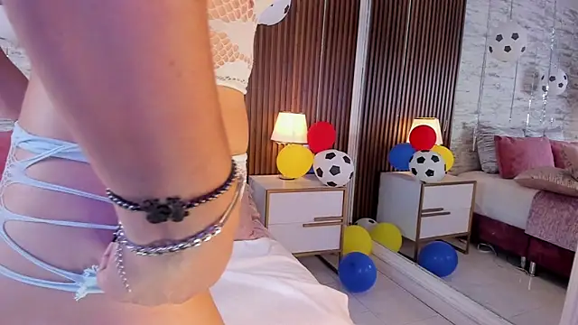 zoehiltonn webcam
