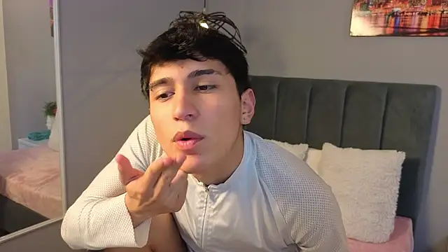 ryan_valentino webcam