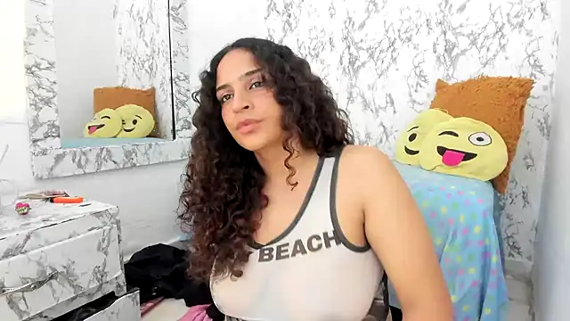 Shanom01 webcam
