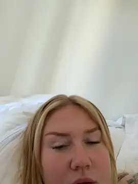 Scarlett-Knight webcam