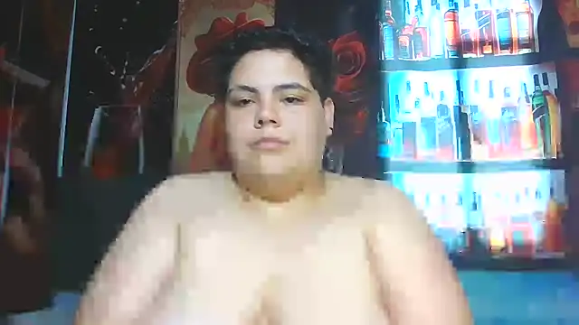 Hailey_Curvy webcam