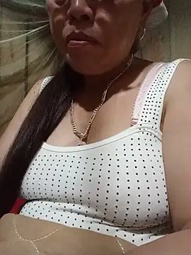 Agnes-baby live cam on StripChat