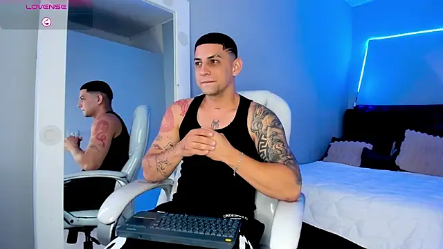 Alex_cute77 webcam