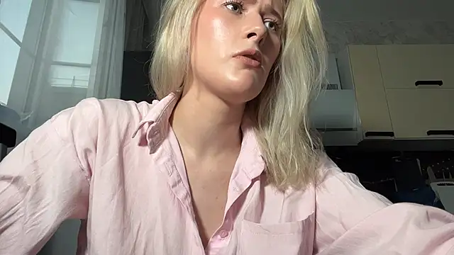 Blonde_strict webcam