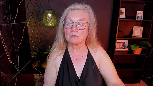 NataliMellow live cam on StripChat