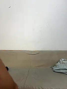 luo-77 live cam on StripChat