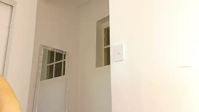 Monyel_Blake live cam on StripChat