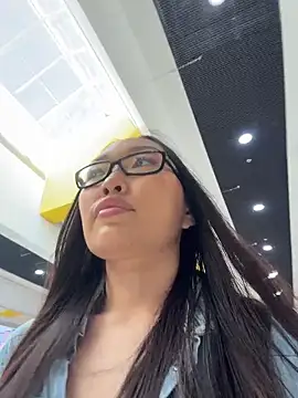 trytomakememoam live cam on StripChat