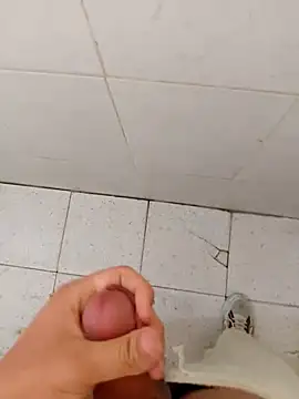 dzniyaak live cam on StripChat