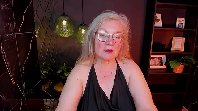 NataliMellow live cam on StripChat