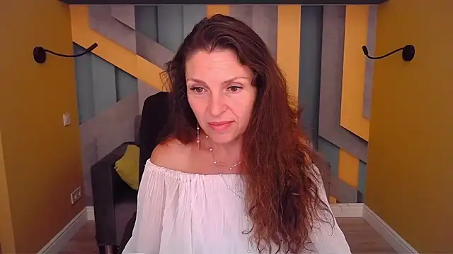 EllaLong webcam