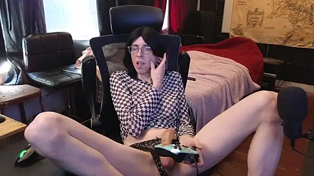 April_Strife webcam