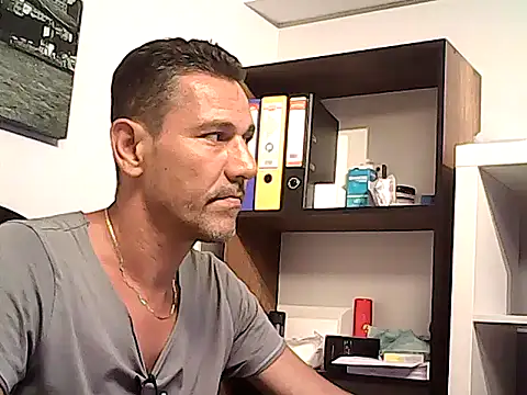mastercharisma35 (Ask my age) - like tips pls. ı stand up for you.. okey