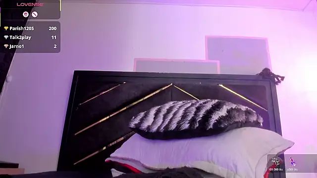 april_jones05 live cam on StripChat