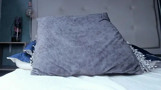 mia_gomez7 webcam
