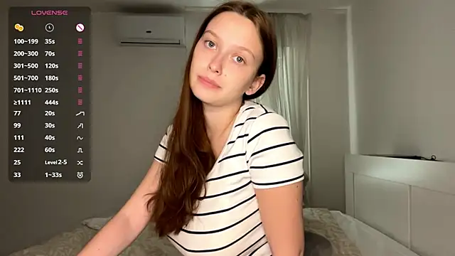Eva_Shining_Star live cam on StripChat