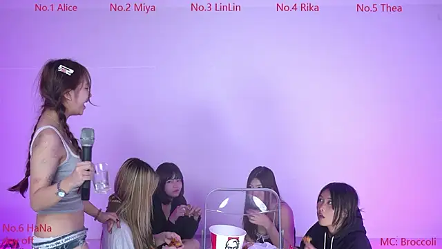 Velvet--girl live cam on StripChat